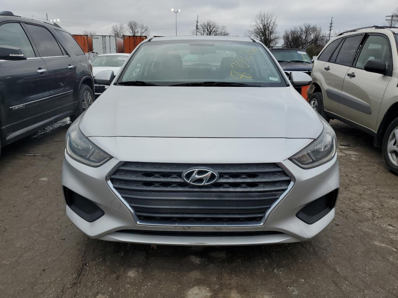 VIN 3KPC24A38JE034042 2018 HYUNDAI ACCENT no.5