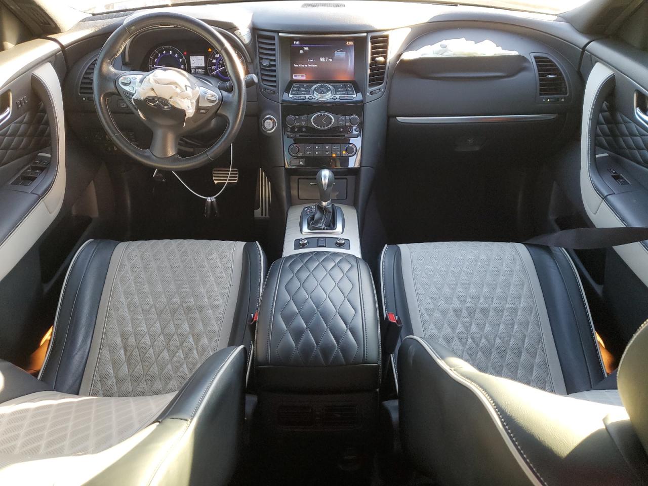 2017 Infiniti QX70 - Image 8