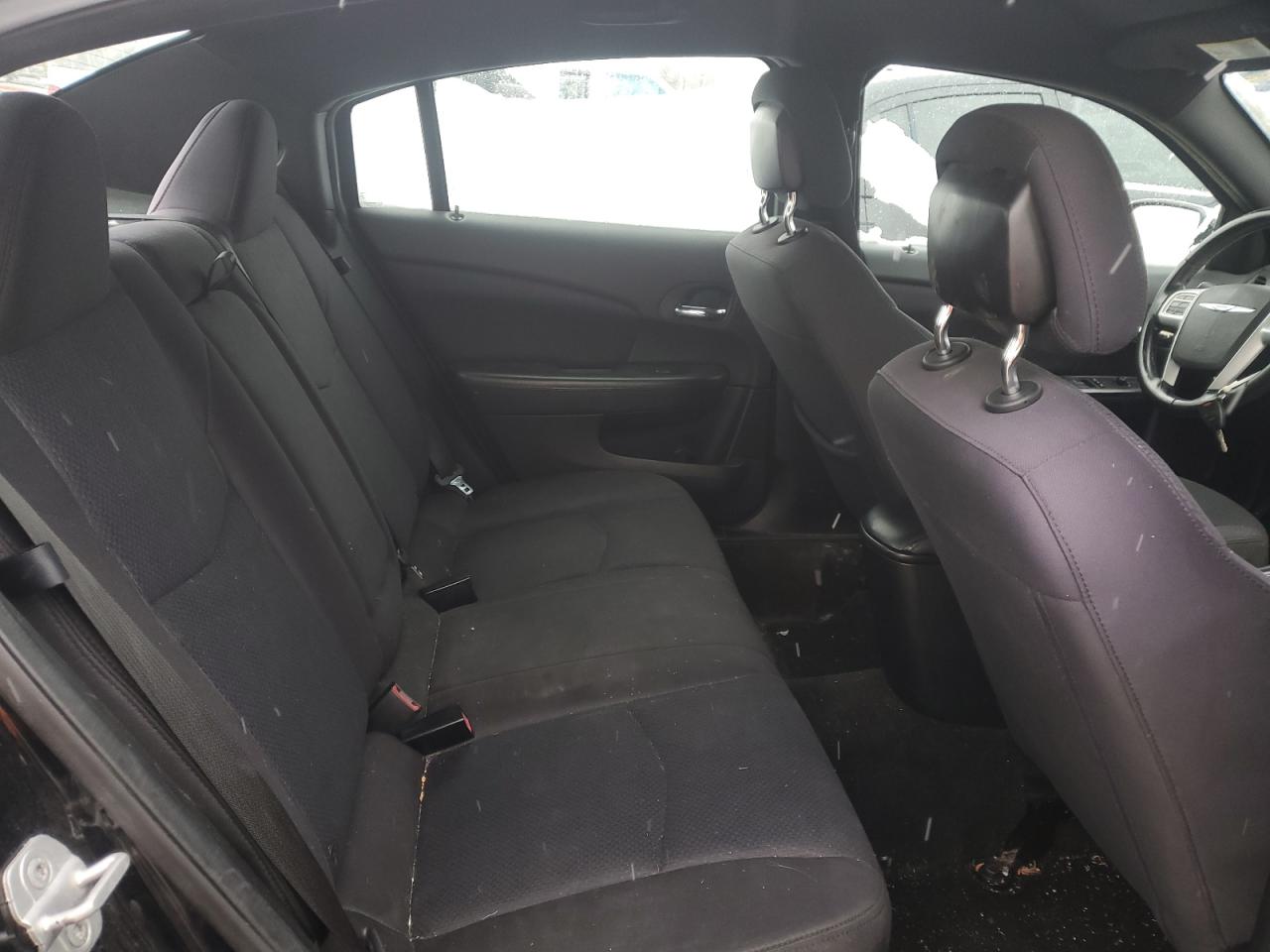 2013 Chrysler 200 - Image 10