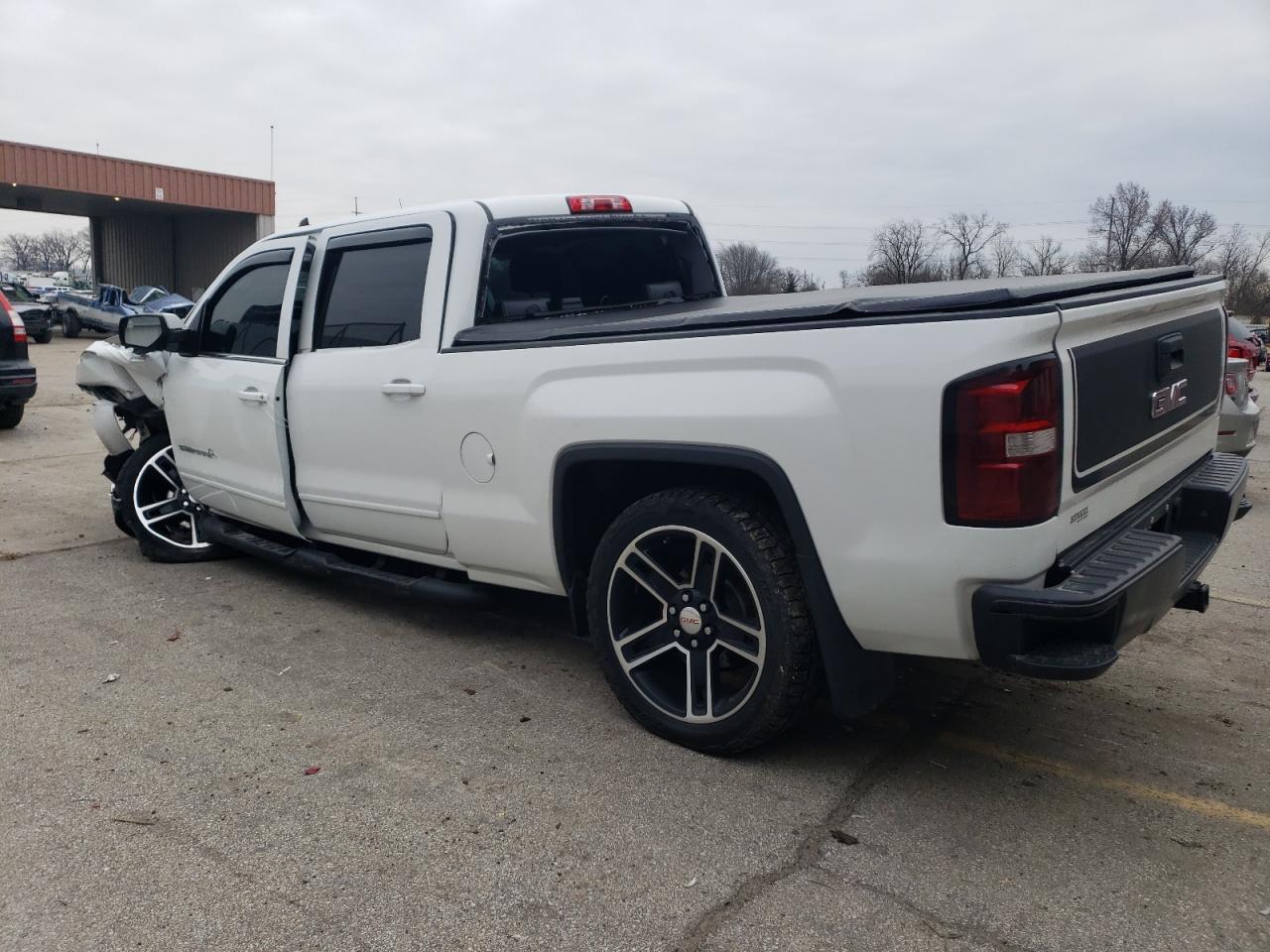 2015 GMC Sierra - Image 2