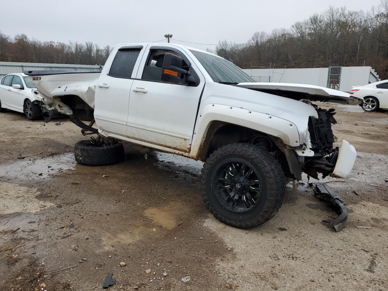 2016 Chevrolet Silverado - Image 4