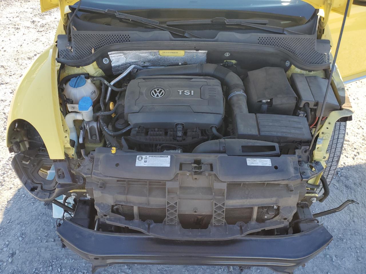 2015 Volkswagen Beetle - Image 11