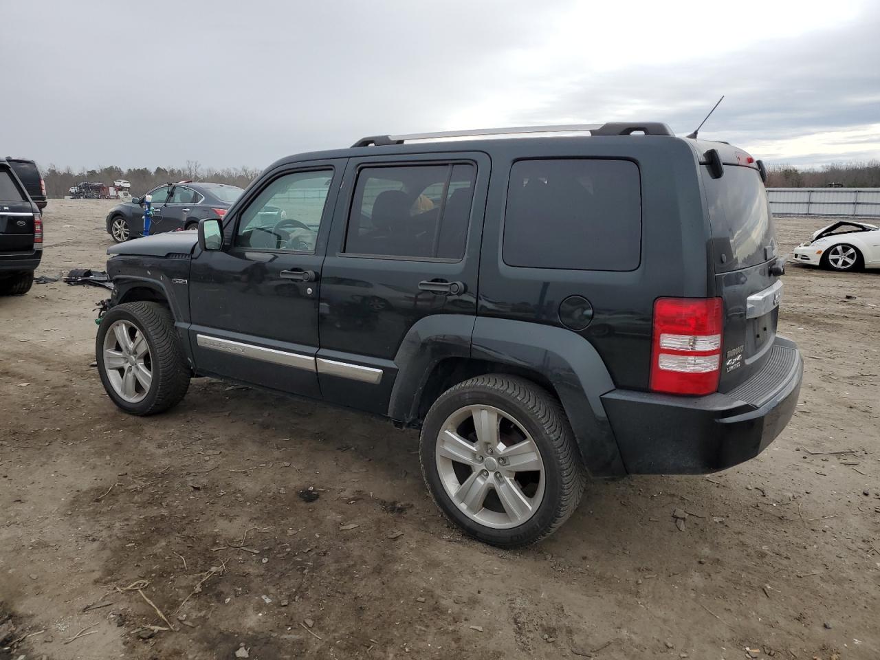 2012 Jeep Liberty (North America) - Image 2
