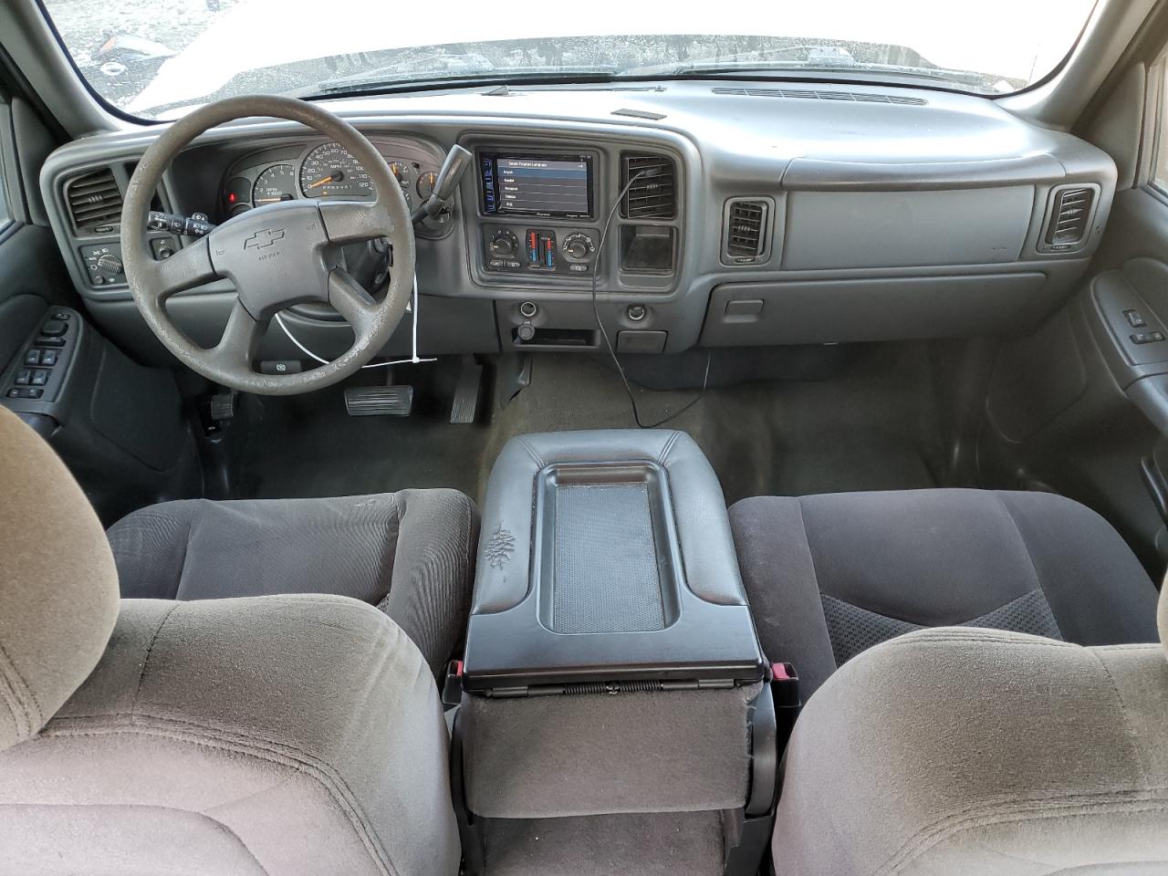 2007 Chevrolet Silverado - Image 8