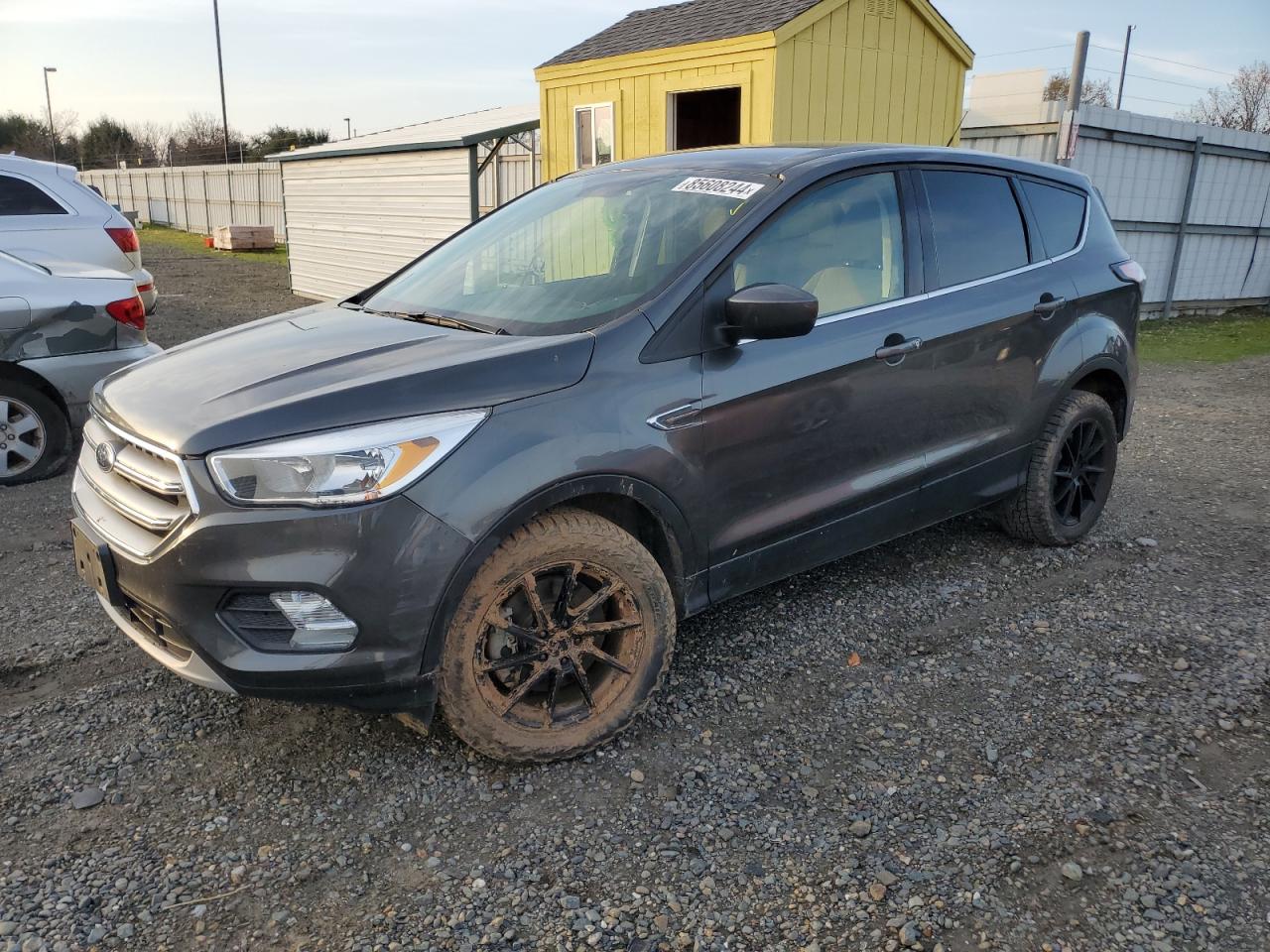 VIN 1FMCU9GD5HUC27232 2017 FORD ESCAPE no.1