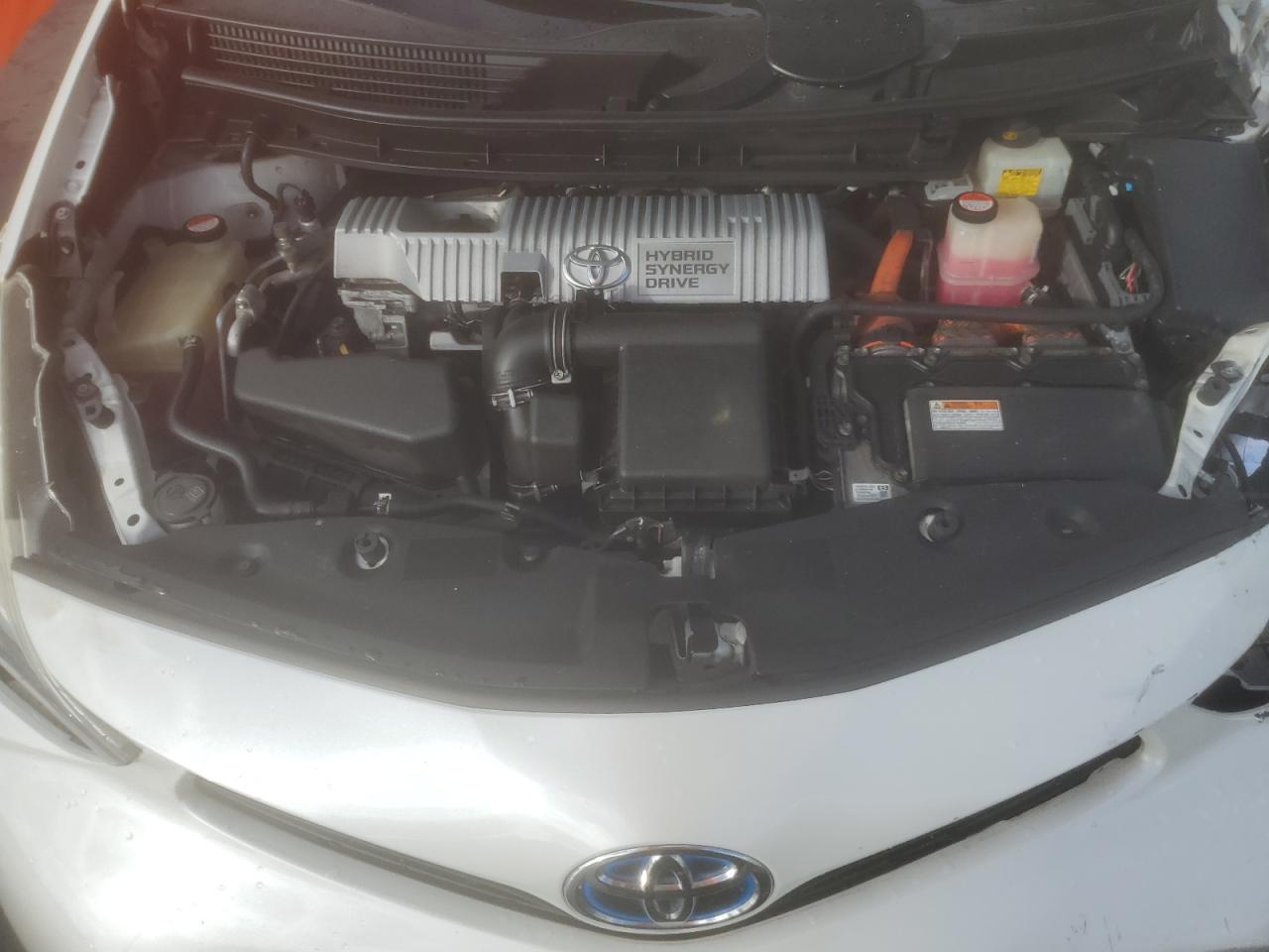 2015 Toyota Prius - Image 11