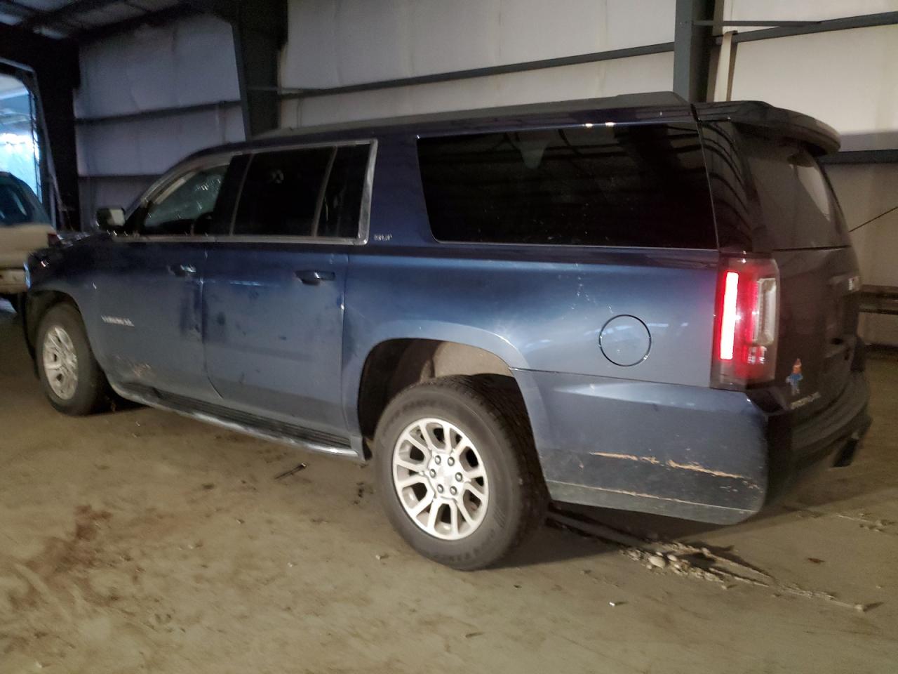 2018 GMC Yukon - Image 2