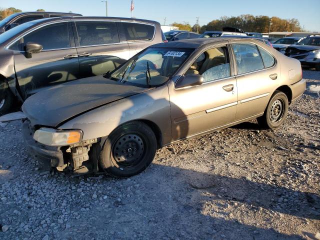 2000 Nissan Altima Xe
