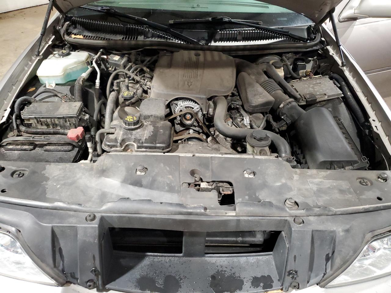 2010 Lincoln Town Car Signature Limited VIN: 2LNBL8CV8AX601385 Lot: 85118404