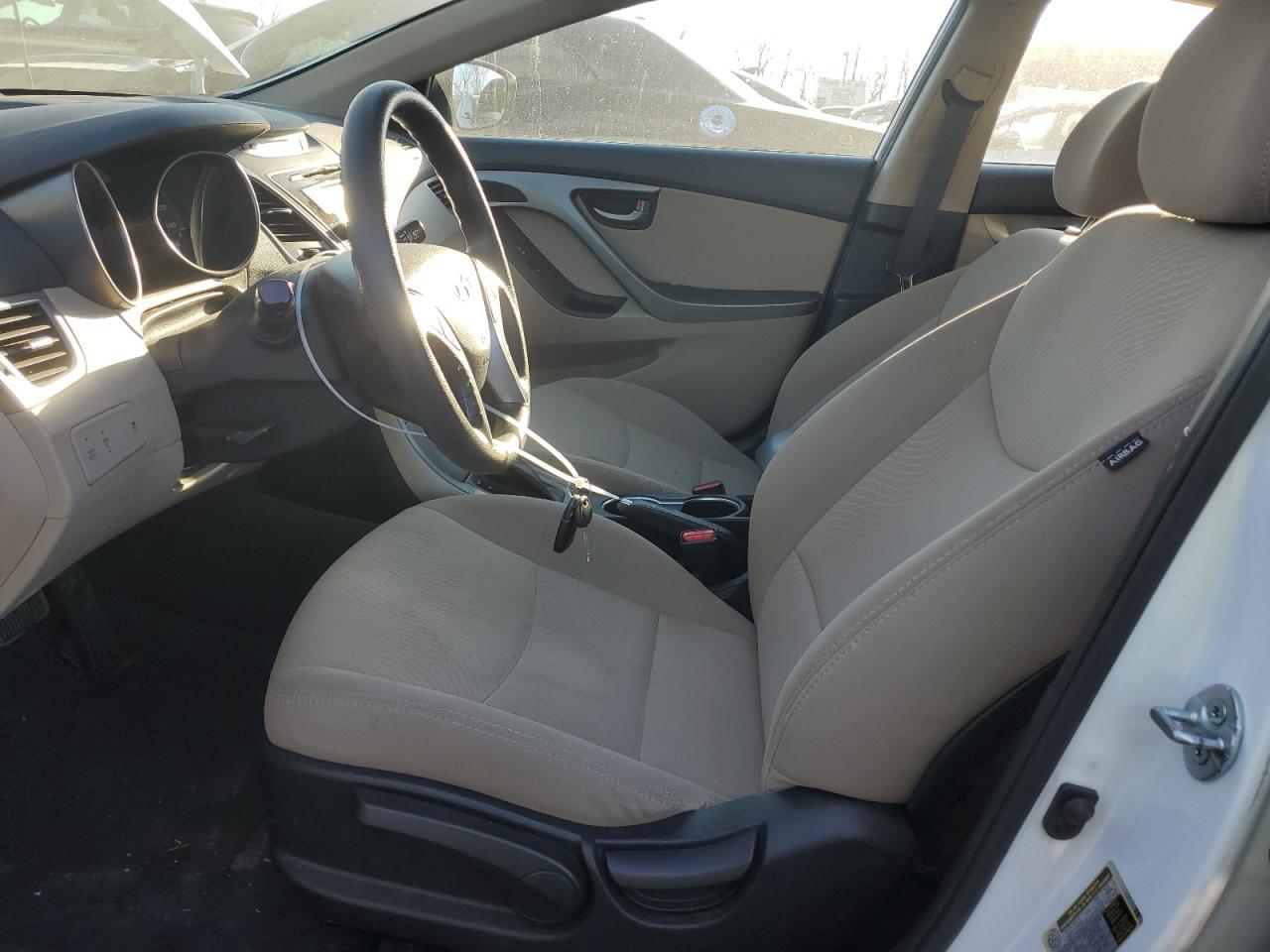 2015 Hyundai Elantra - Image 7