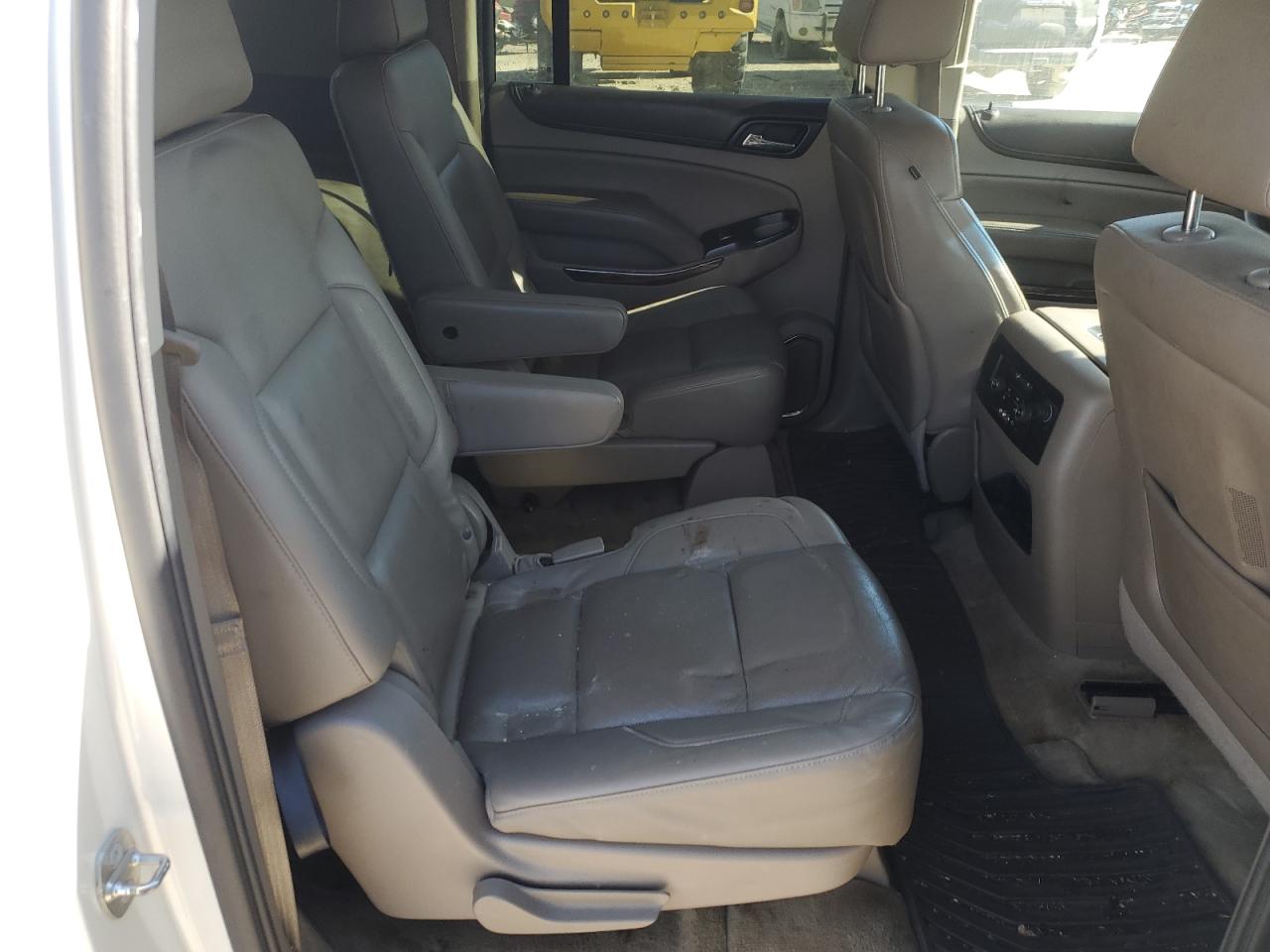 2015 GMC Yukon - Image 11