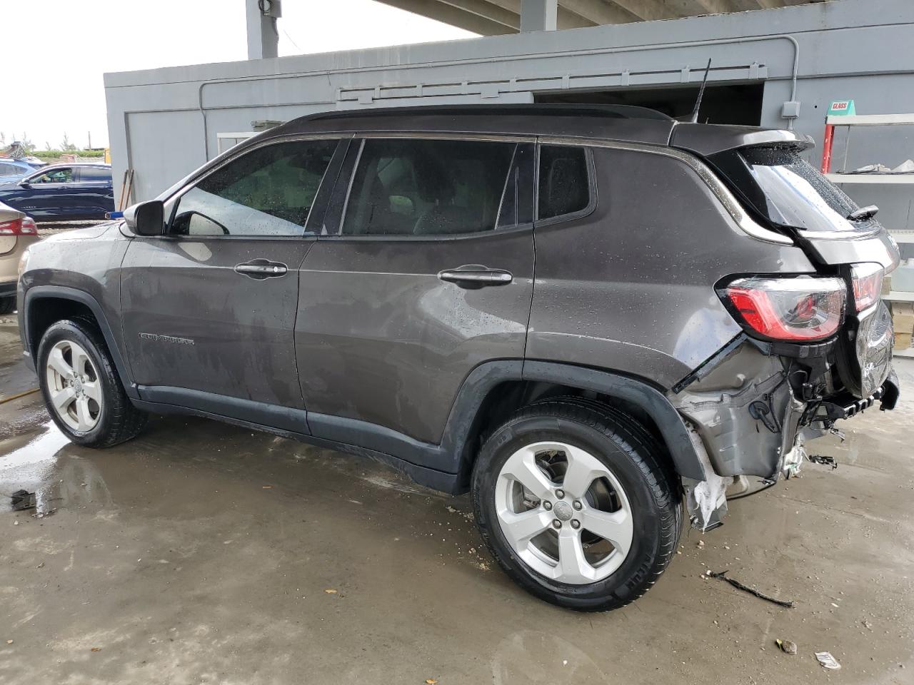 VIN 3C4NJDBB1JT418855 2018 JEEP COMPASS no.2