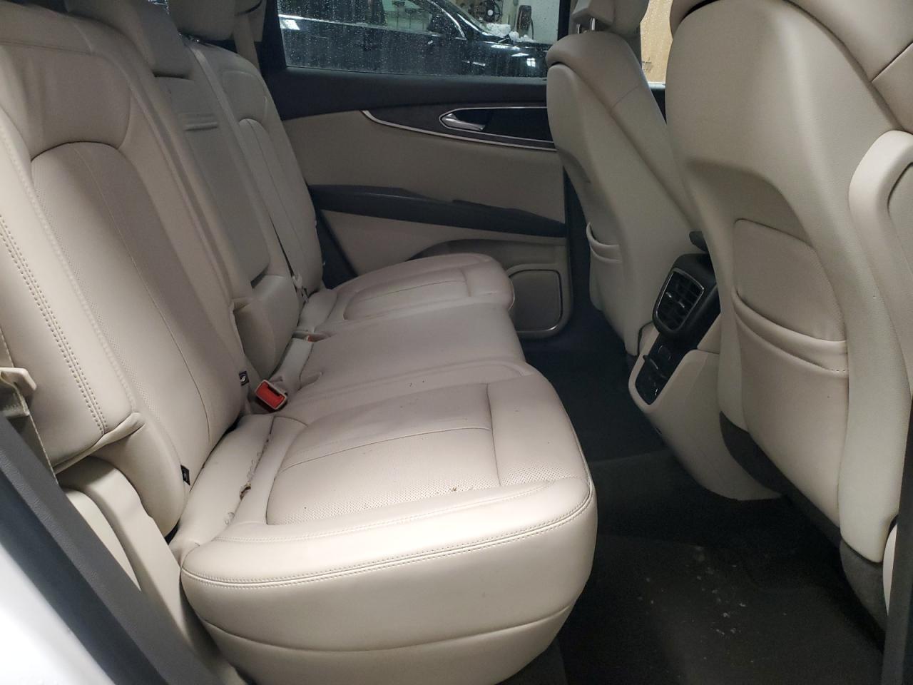 2018 Lincoln MKX - Image 11