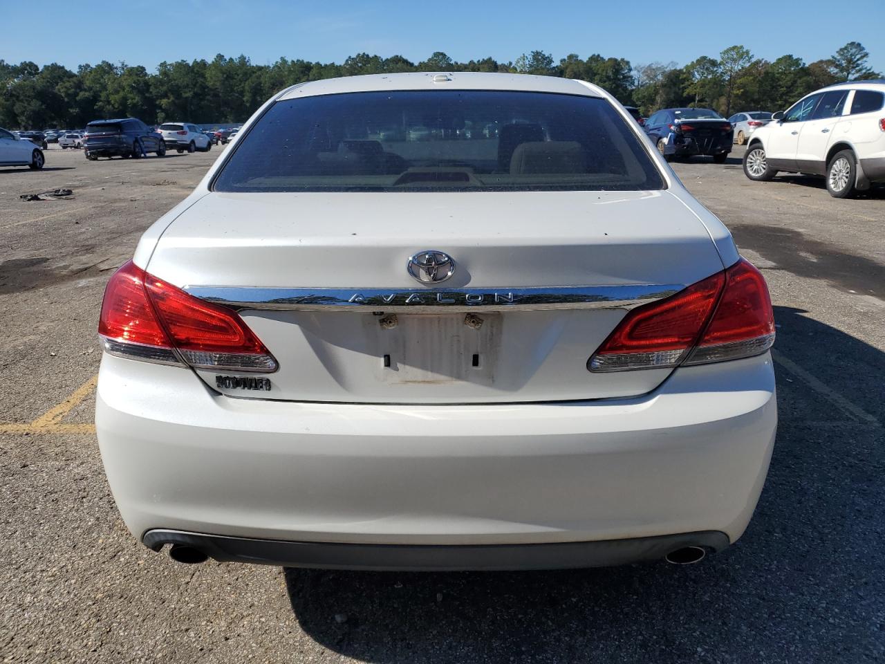 2012 Toyota Avalon - Image 6