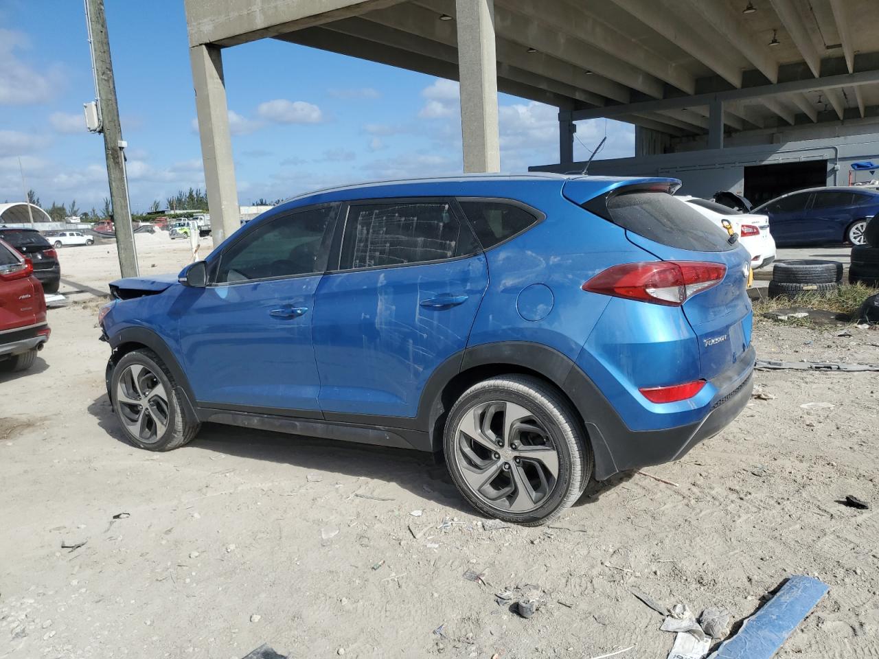 2016 Hyundai Tucson - Image 2