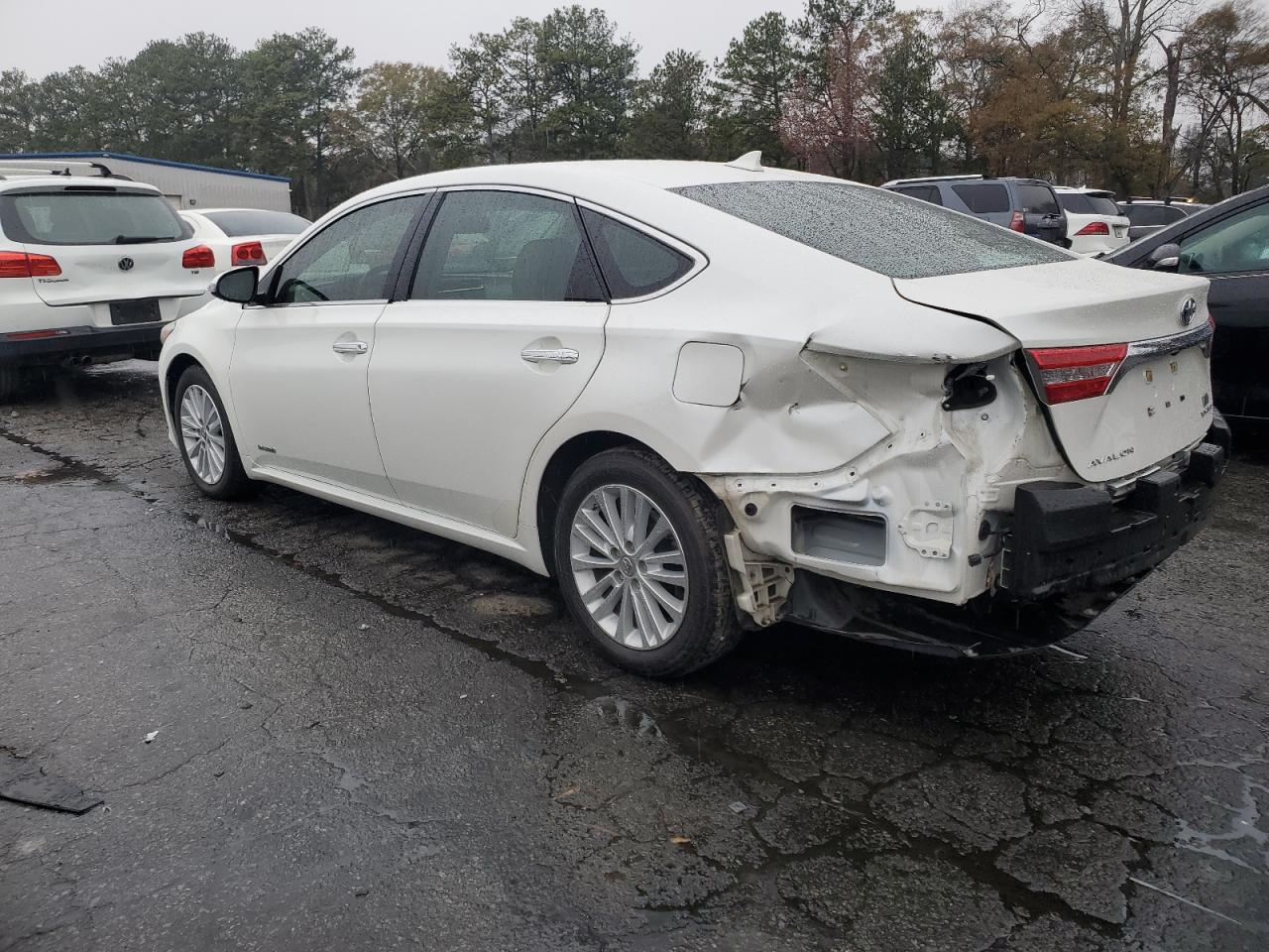 2013 Toyota Avalon - Image 2