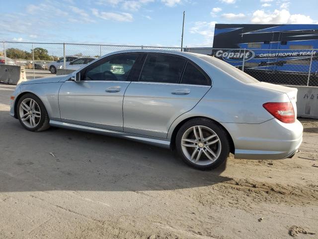 Sedans MERCEDES-BENZ C-CLASS 2013 Granatowy