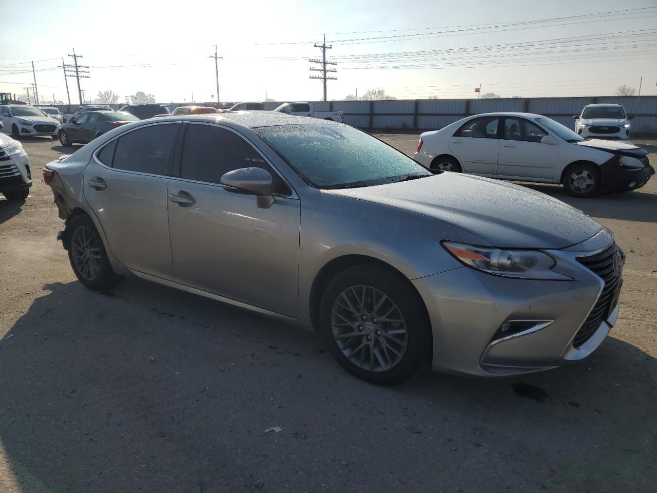 2018 Lexus ES - Image 4