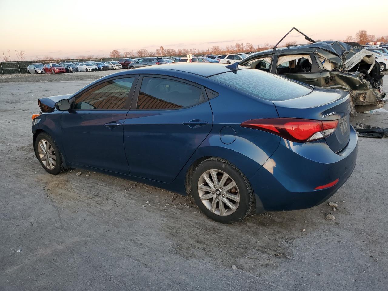 VIN KMHDH4AE0FU360734 2015 HYUNDAI ELANTRA no.2