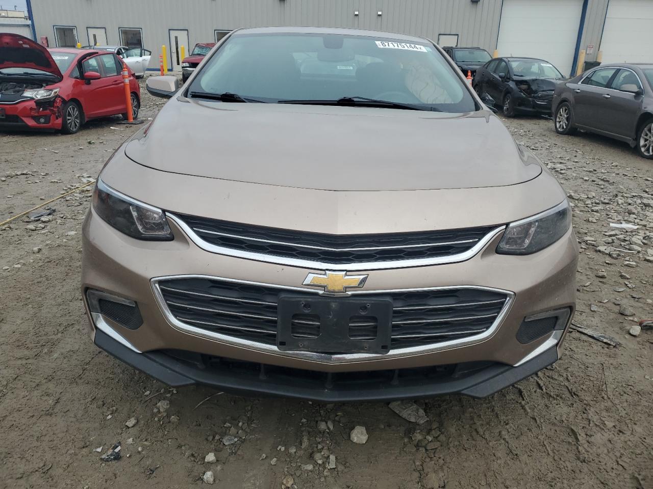 VIN 1G1ZD5STXJF192633 2018 CHEVROLET MALIBU no.5