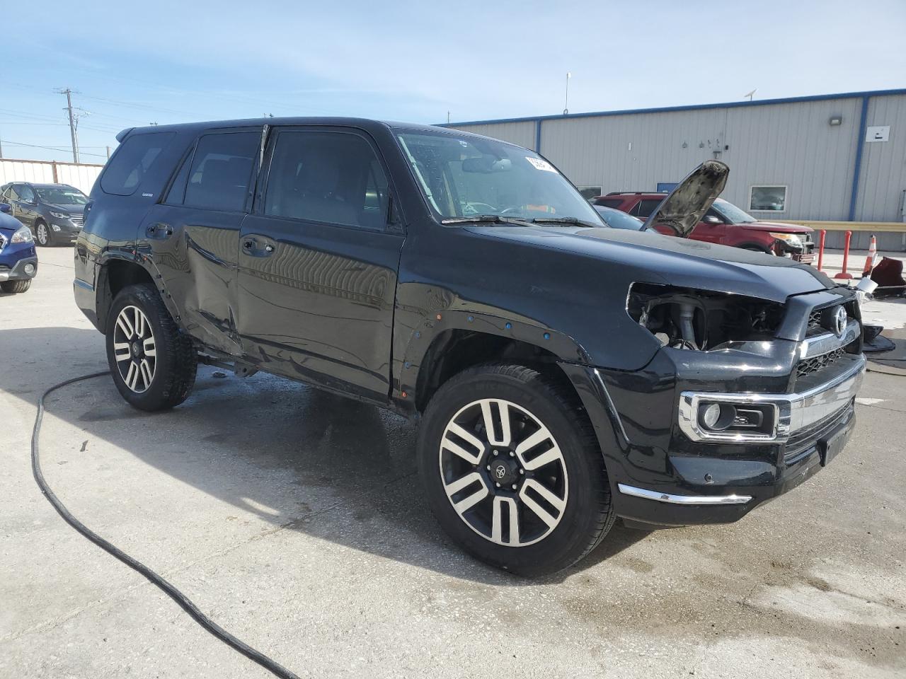 VIN JTEBU5JR0J5596136 2018 TOYOTA 4RUNNER no.4