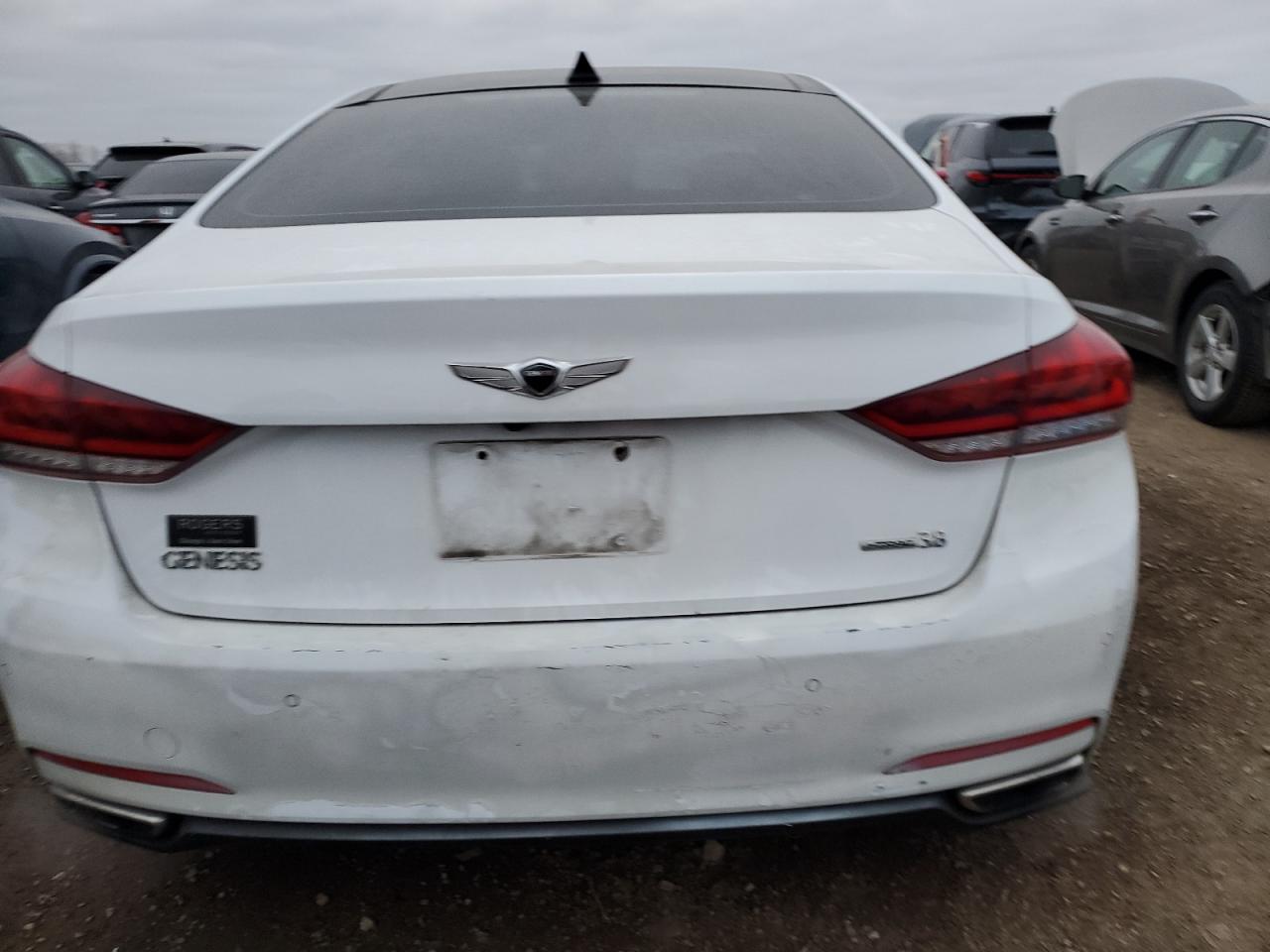 2015 Hyundai Genesis 3.8L VIN: KMHGN4JE5FU087117 Lot: 83189614