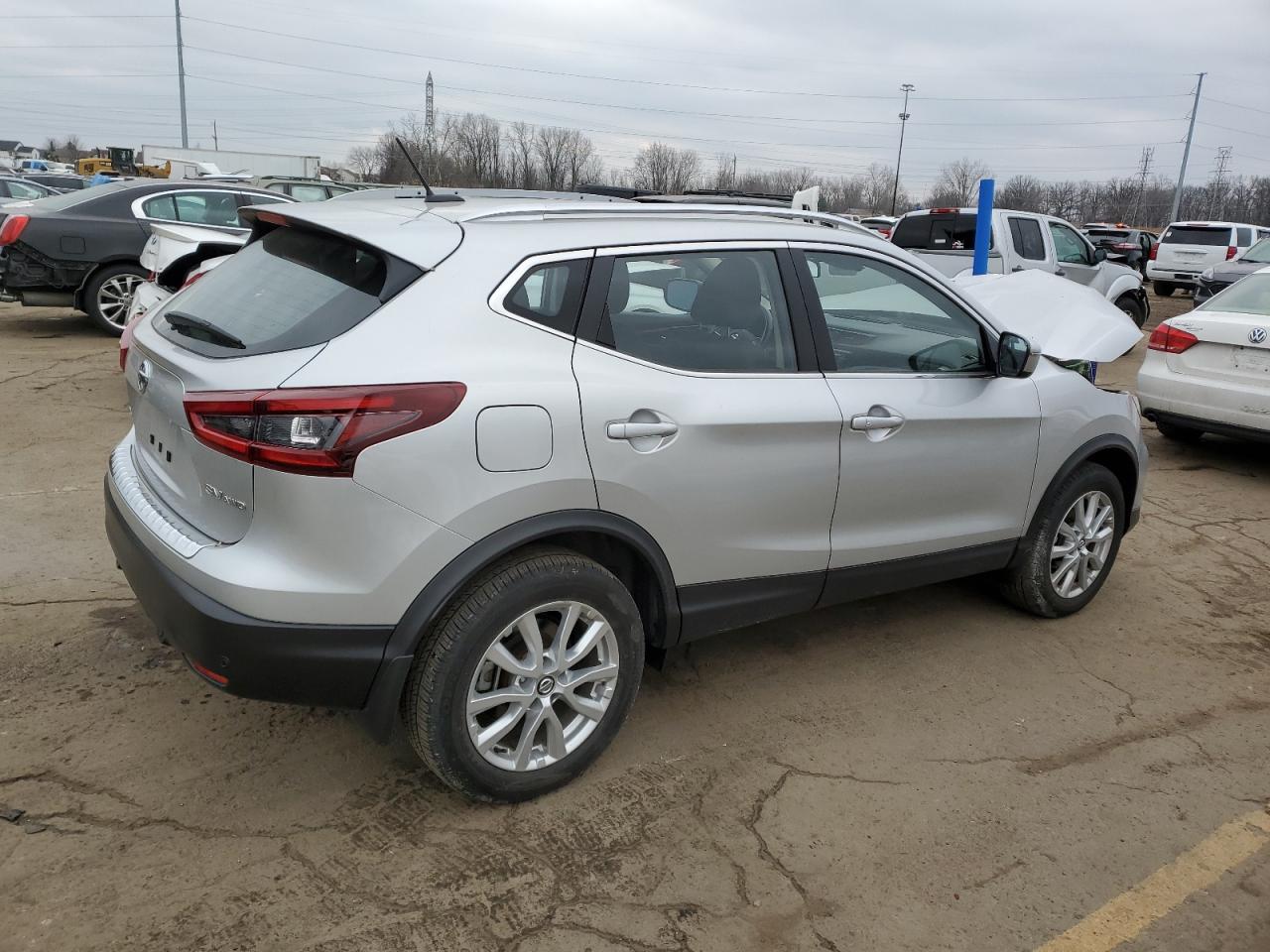 2021 Nissan Rogue - Image 3