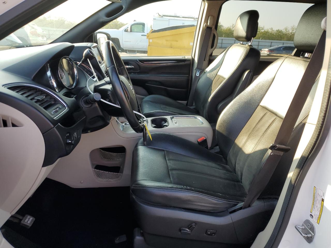 2019 Dodge Caravan - Image 7