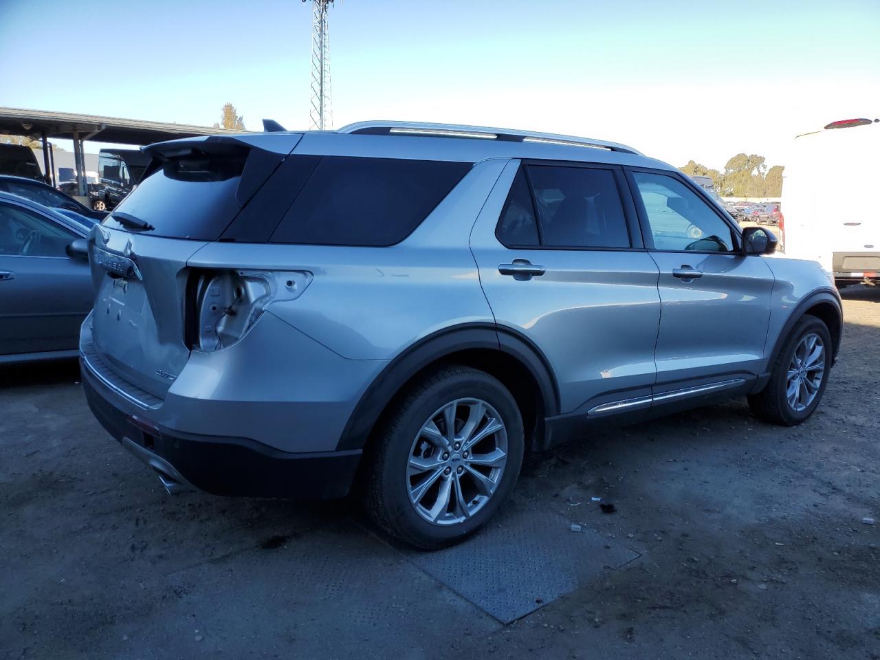 VIN 1FMSK8FH0PGB17654 2023 FORD EXPLORER no.3