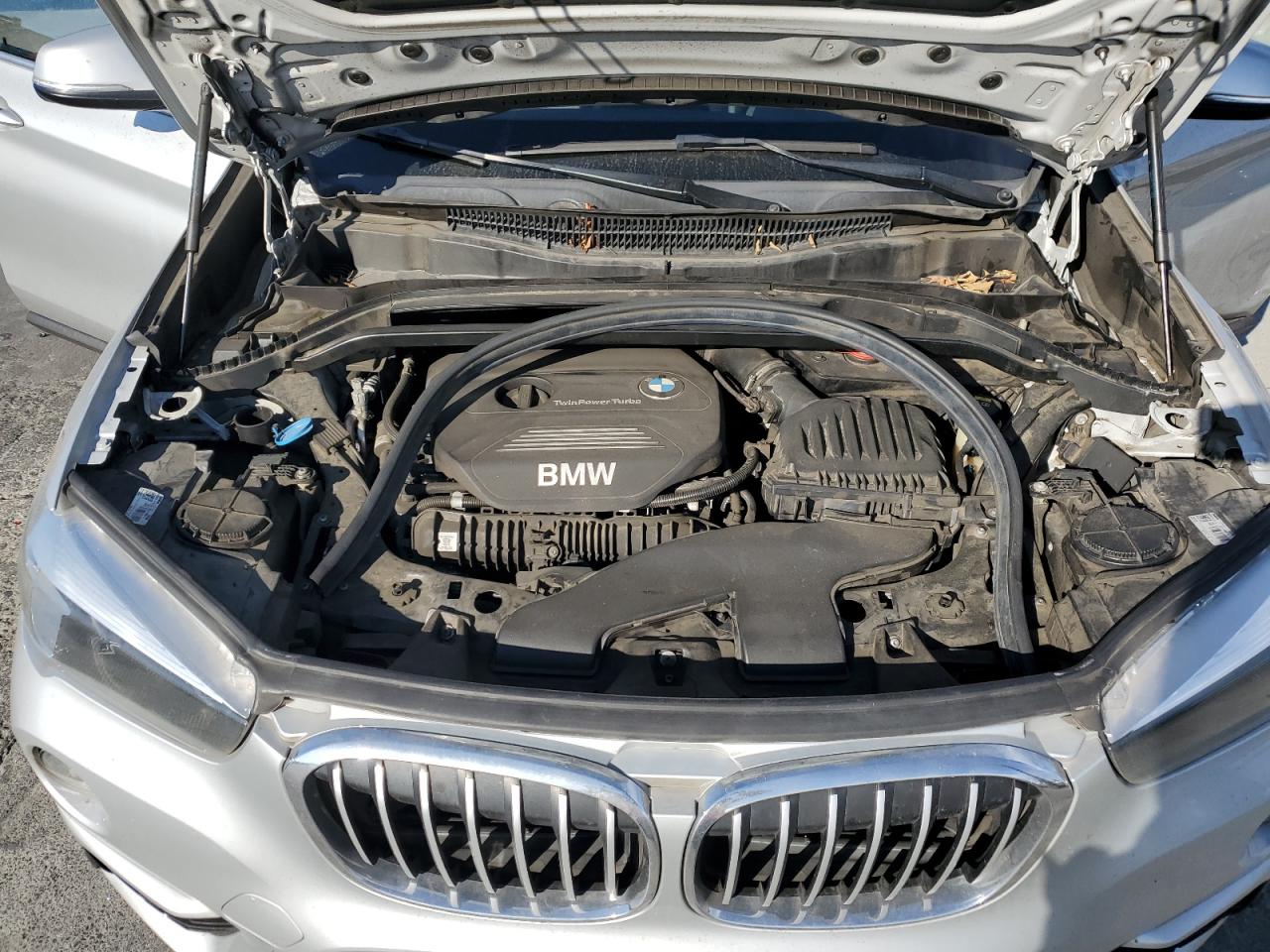 VIN WBXHU7C54K5L10054 2019 BMW X1 no.12