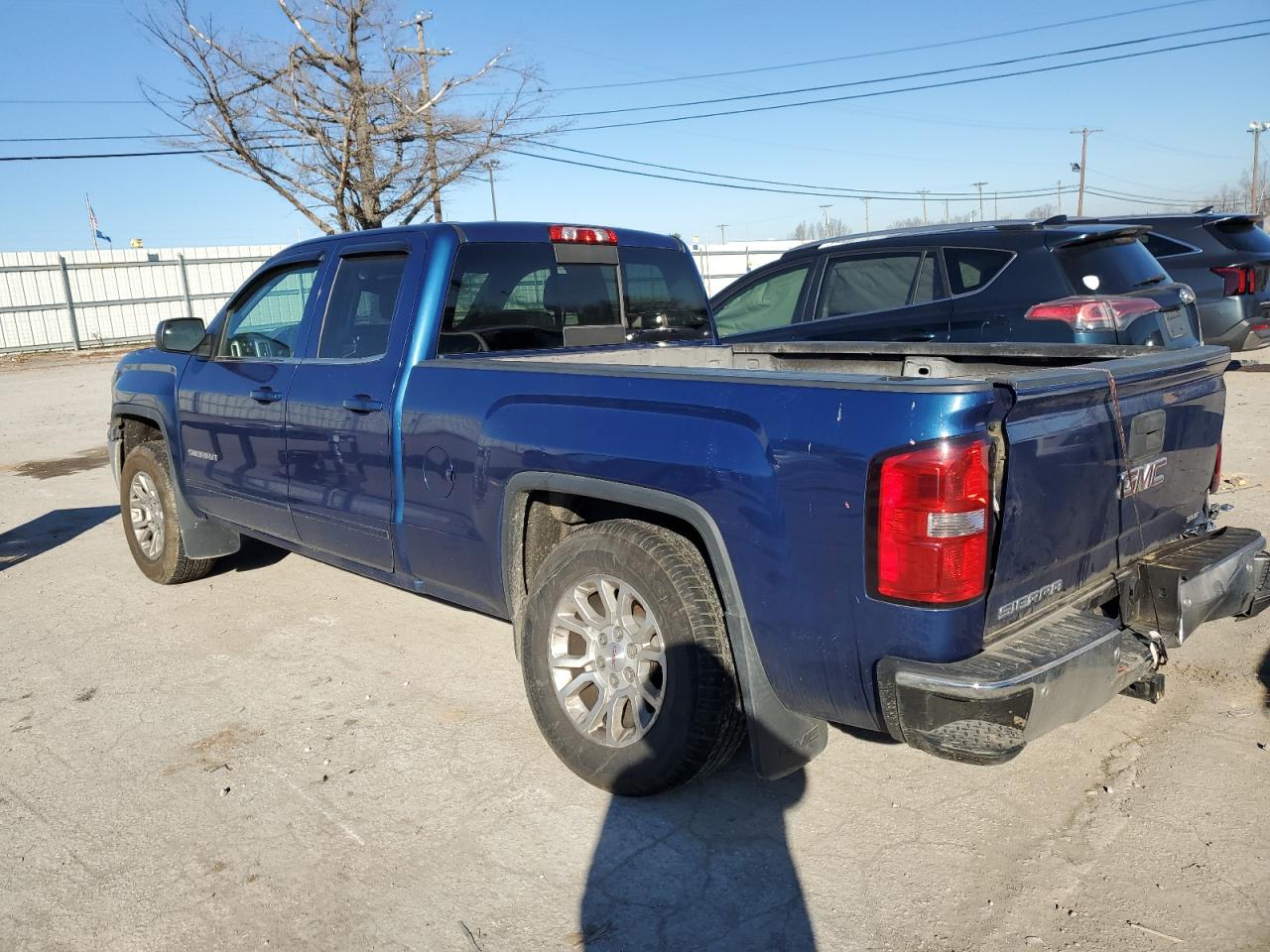 2015 GMC Sierra - Image 2