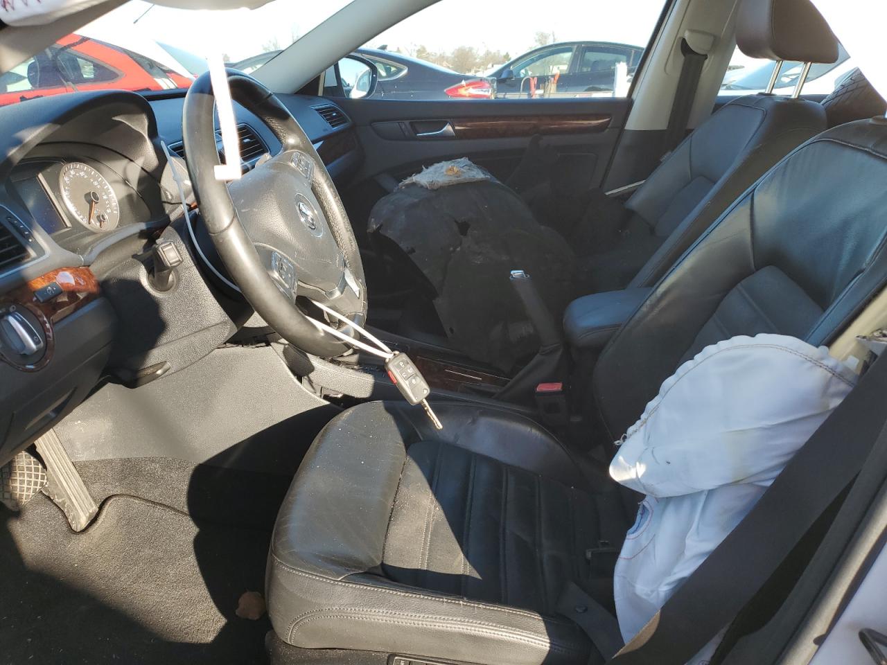 2012 Volkswagen Passat Sel VIN: 1VWCM7A38CC011394 Lot: 83309054