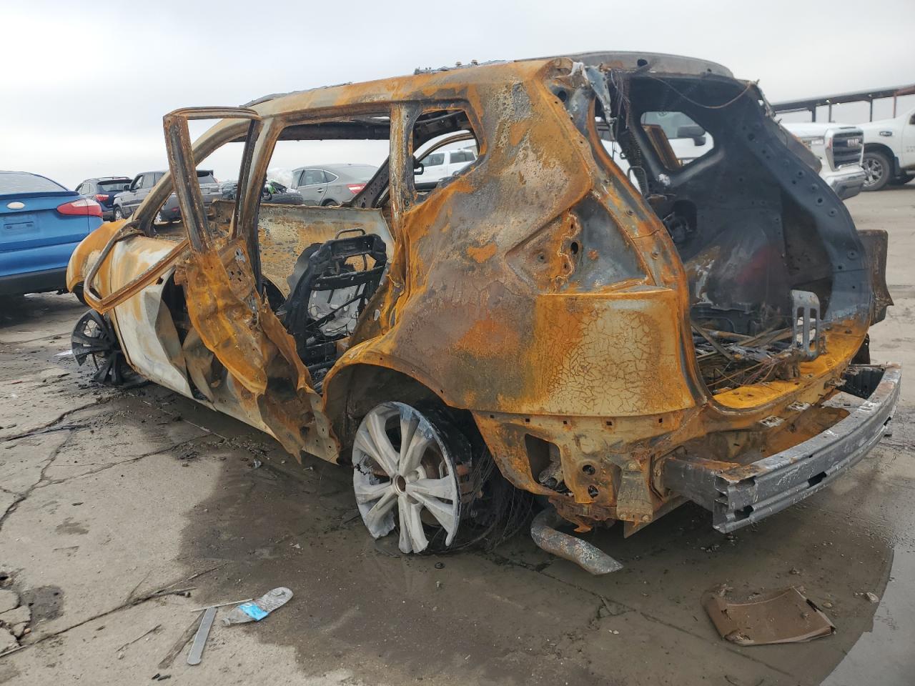 2018 Nissan Rogue - Image 2