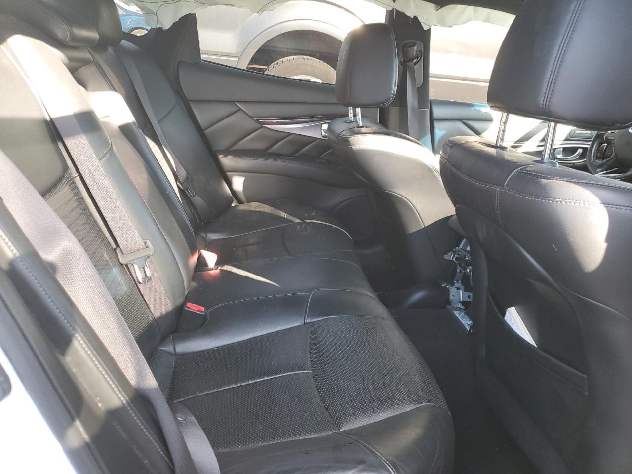 2015 Infiniti Q70 3.7 VIN: JN1BY1AR0FM561887 Lot: 82846014
