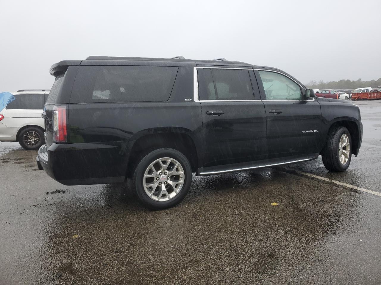 VIN 1GKS2GKC9HR174518 2017 GMC YUKON no.3