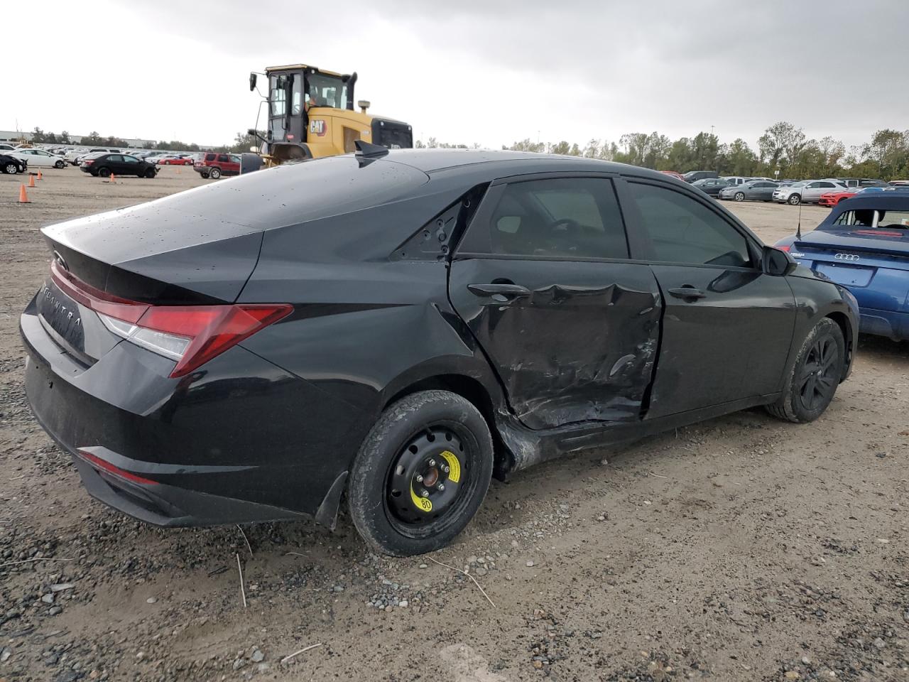 2023 Hyundai Elantra - Image 3