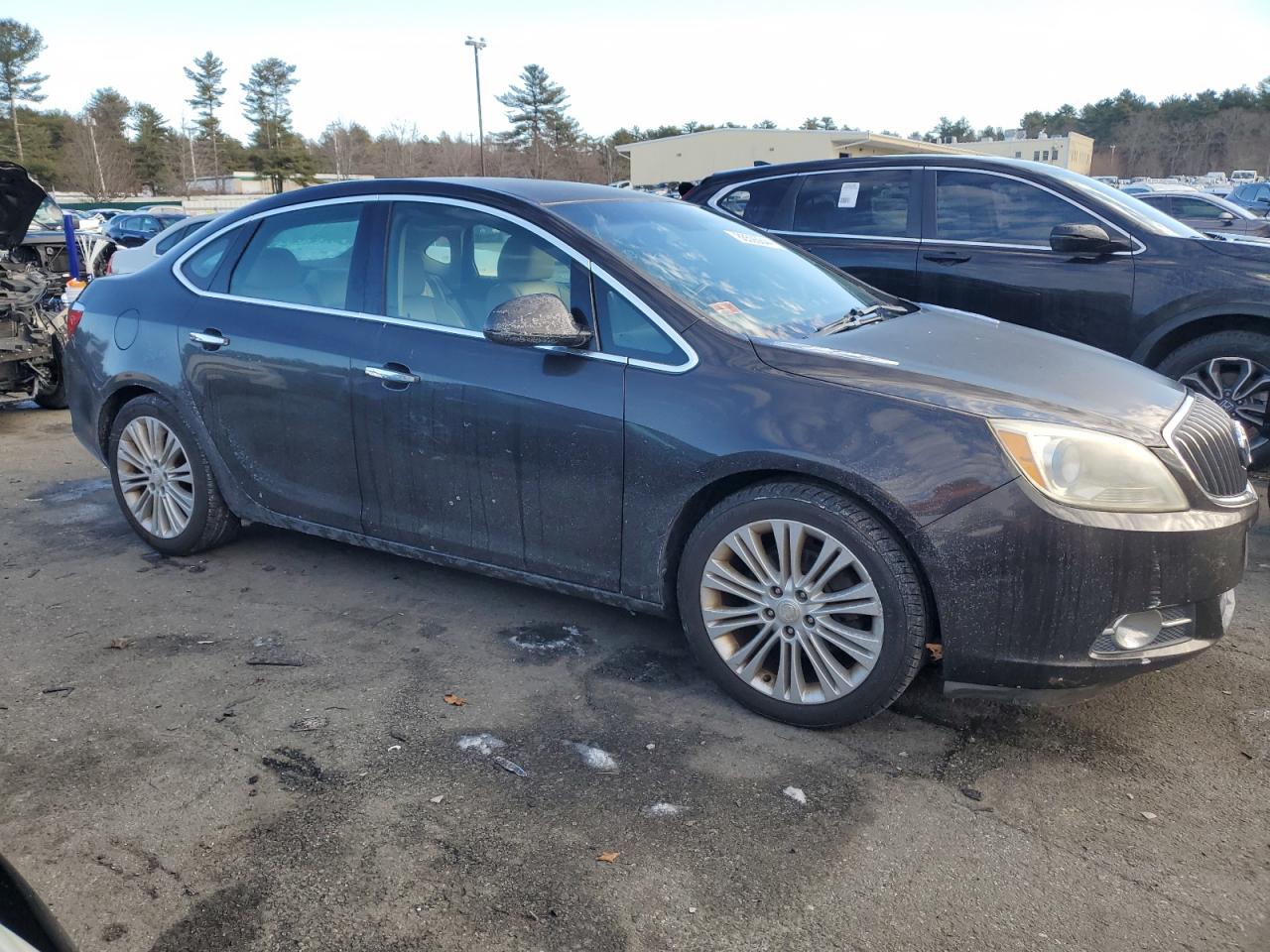 VIN 1G4PP5SK2D4197463 2013 BUICK VERANO no.4