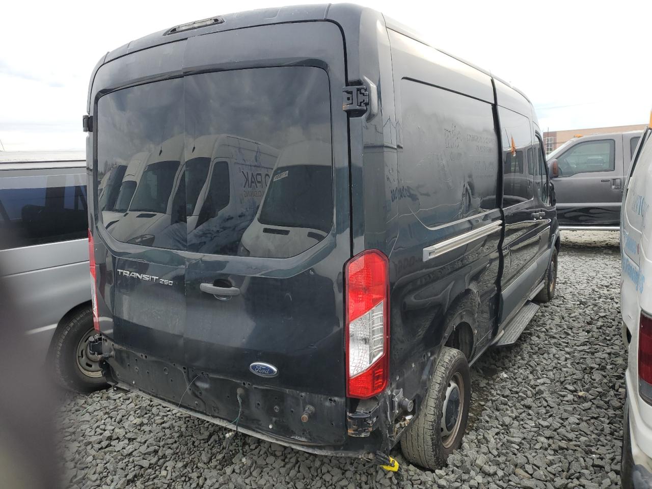 VIN 1FTYR2CM5FKA73574 2015 FORD TRANSIT no.3