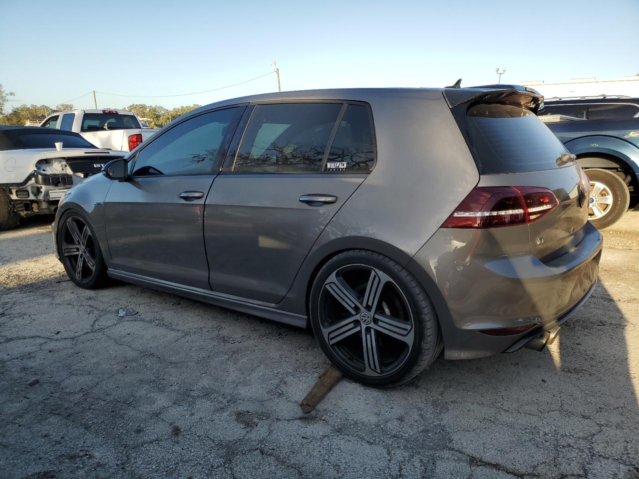 2016 Volkswagen Golf - Image 2