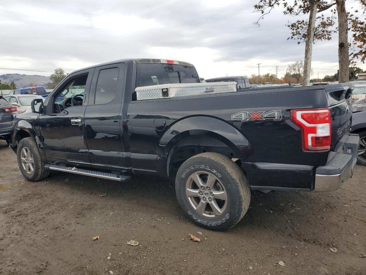 VIN 1FTFX1EG9JFC54788 2018 FORD F-150 no.2