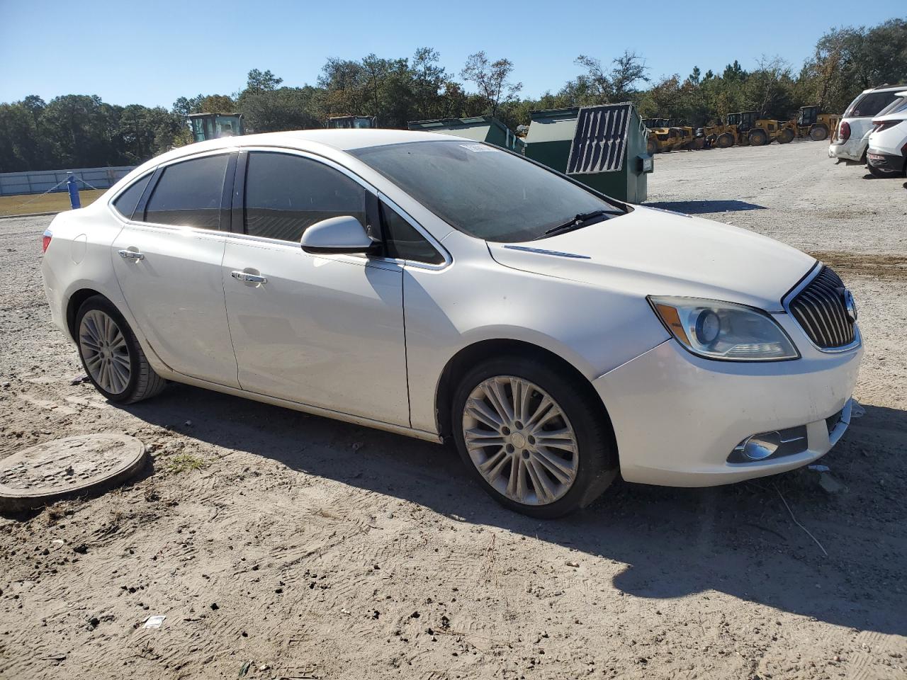 VIN 1G4PR5SK9D4171825 2013 BUICK VERANO no.4