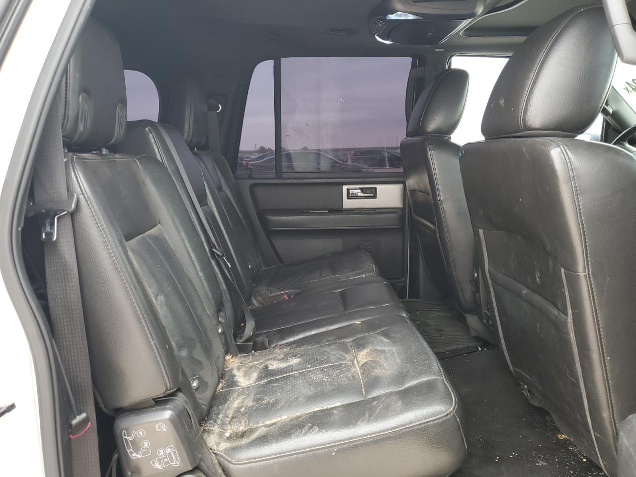 2012 Ford Expedition - Image 11