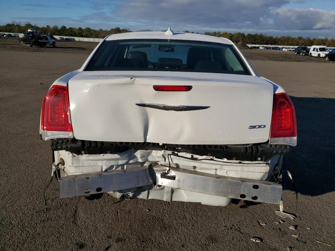 VIN 2C3CCAAGXFH742985 2015 CHRYSLER 300 no.6