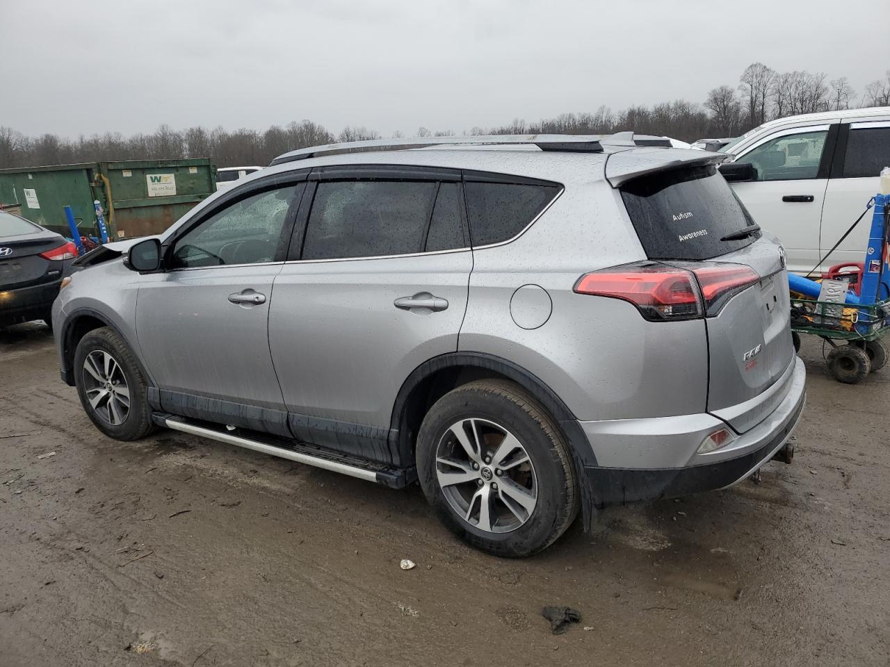 VIN JTMWFREV4JJ163067 2018 TOYOTA RAV4 no.2