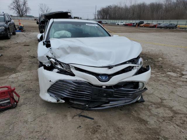  TOYOTA CAMRY 2018 Белы