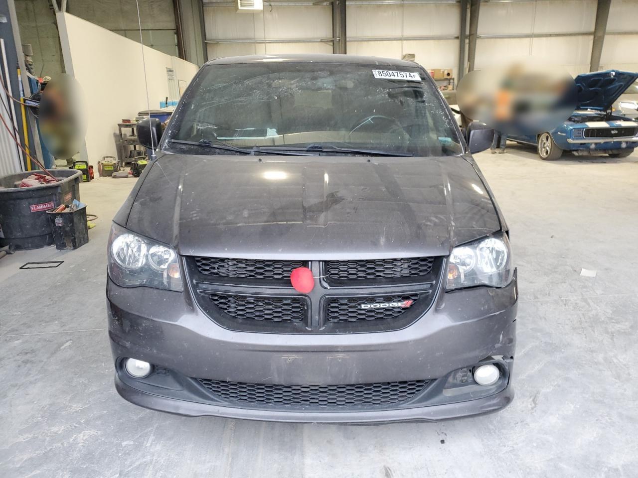 2018 Dodge Caravan - Image 5