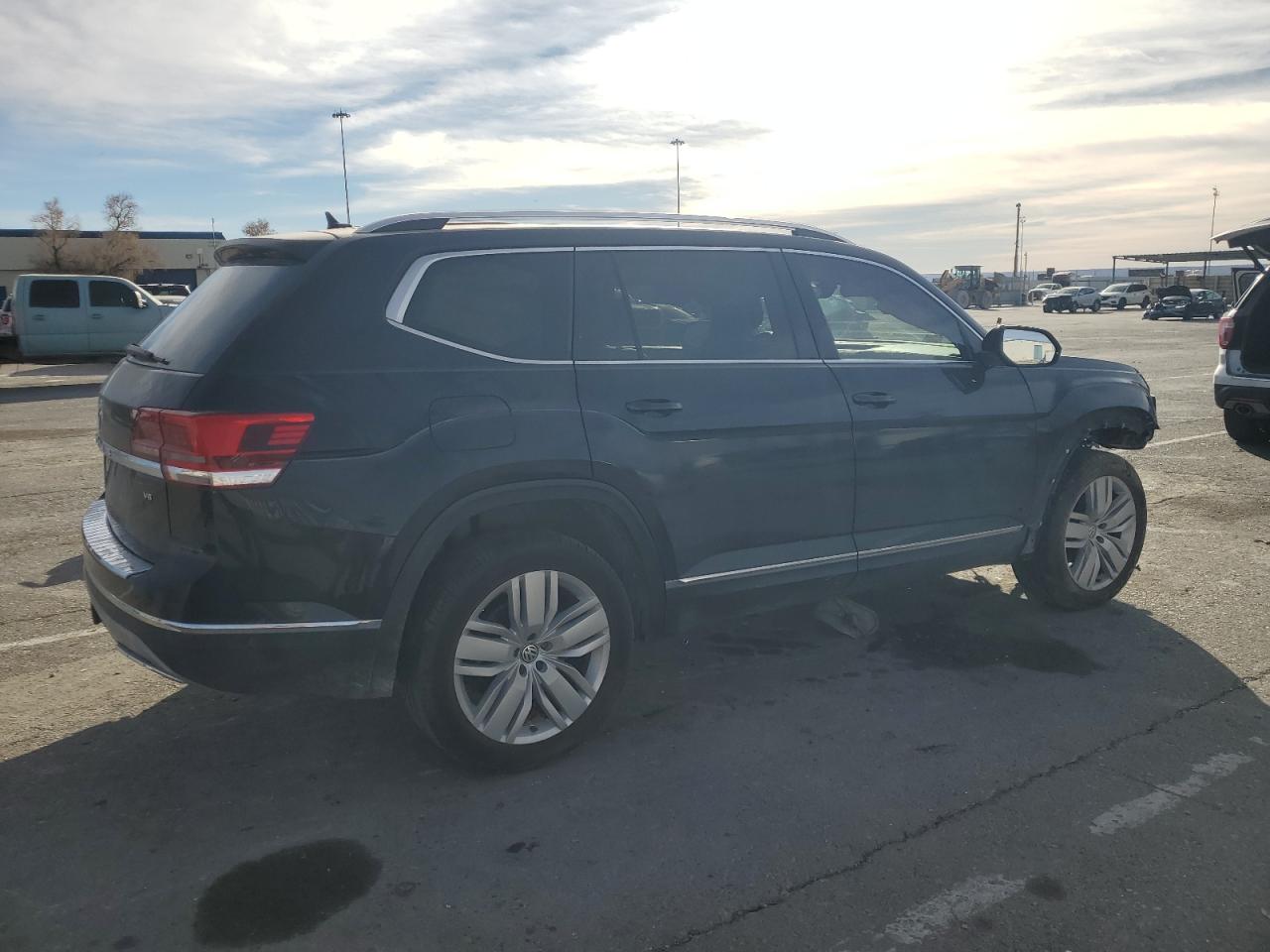 2019 Volkswagen Atlas - Image 3