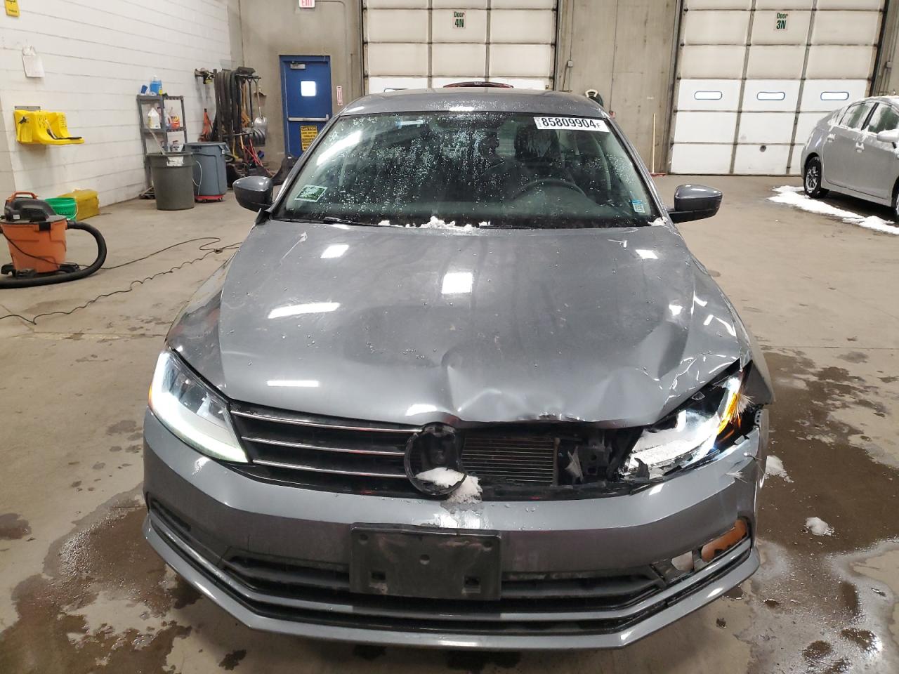 2017 Volkswagen Jetta - Image 5