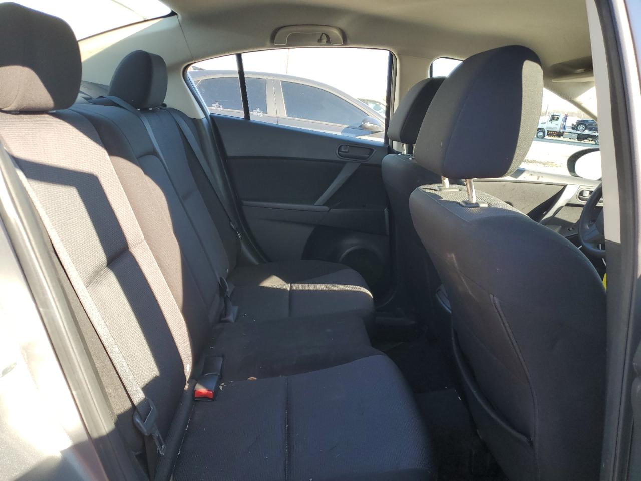 2010 Mazda 3 - Image 10