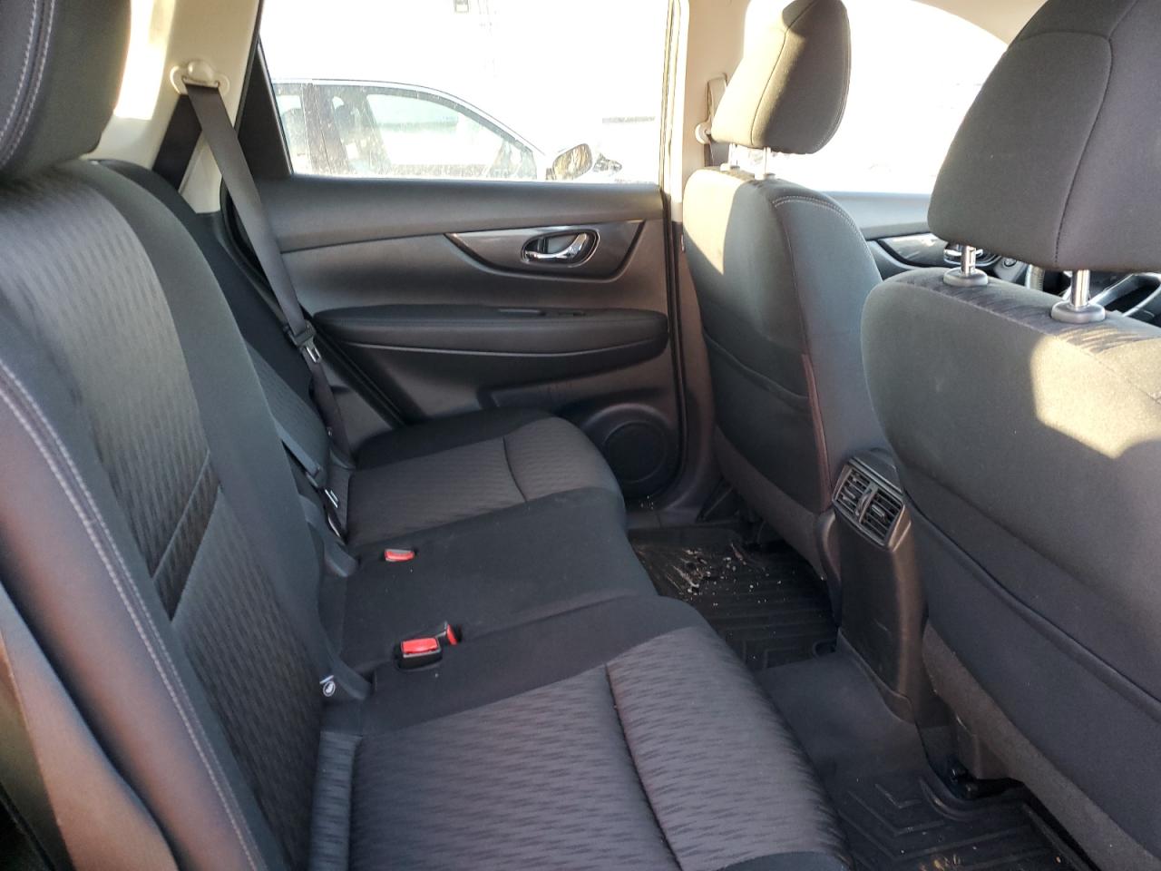 2017 Nissan Rogue - Image 12